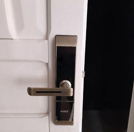 Mobile hotel digital card lock